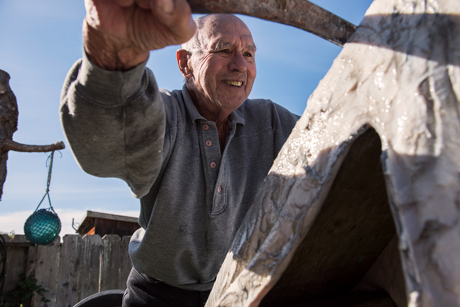 Arnold met many members of the Yurok tribe, including Neil McKinnon (above) who uses elk skins to create traditional drums. McKinnon is a World War II veteran and a former logger. Photo © Kevin Arnold