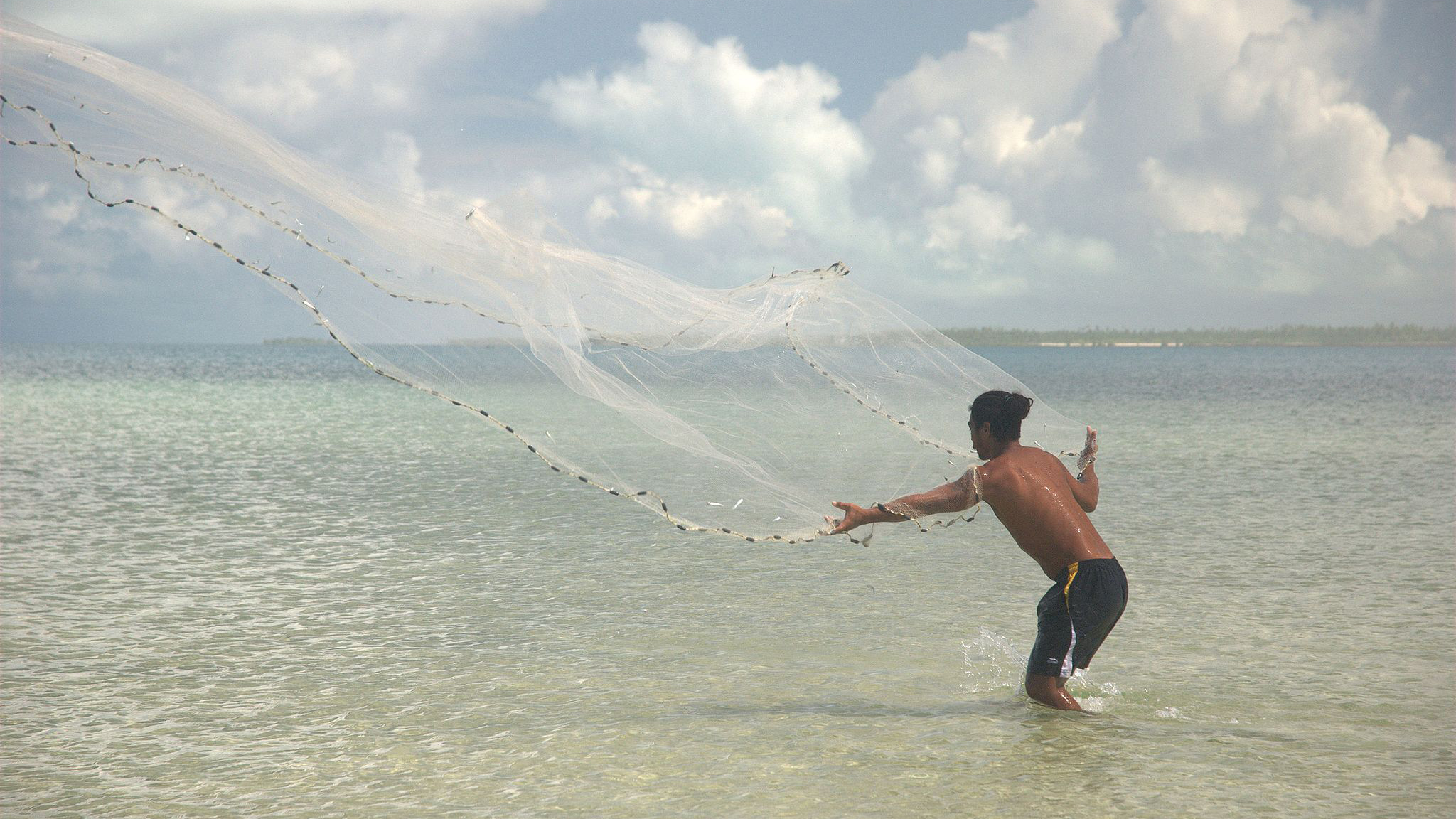 Kiribati fisherman. Photo © Department of Foreign Affairs and Trade [CC BY 2.0], via Wikimedia Commons