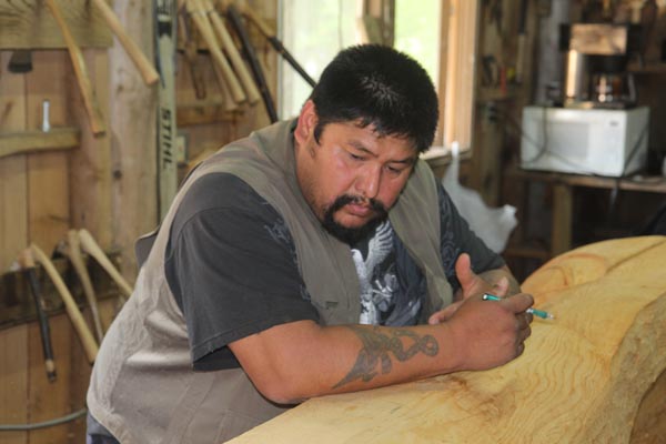 Jonathan Rowan: "For me, it's important this is passed down. The carving tradition was almost lost. We can't lose it again." Photo: Matt Miller/TNC