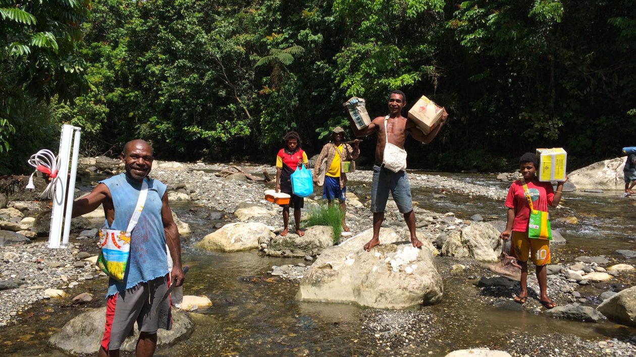 Our amazing porters and guides. Photo © Justine E. Hausheer / TNC