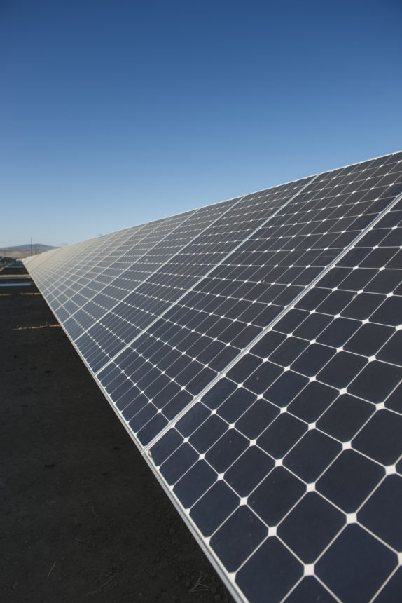 Solar panels at the Fuller Star solar project in Lancaster, California. © Dave Lauridsen for The Nature Conservancy