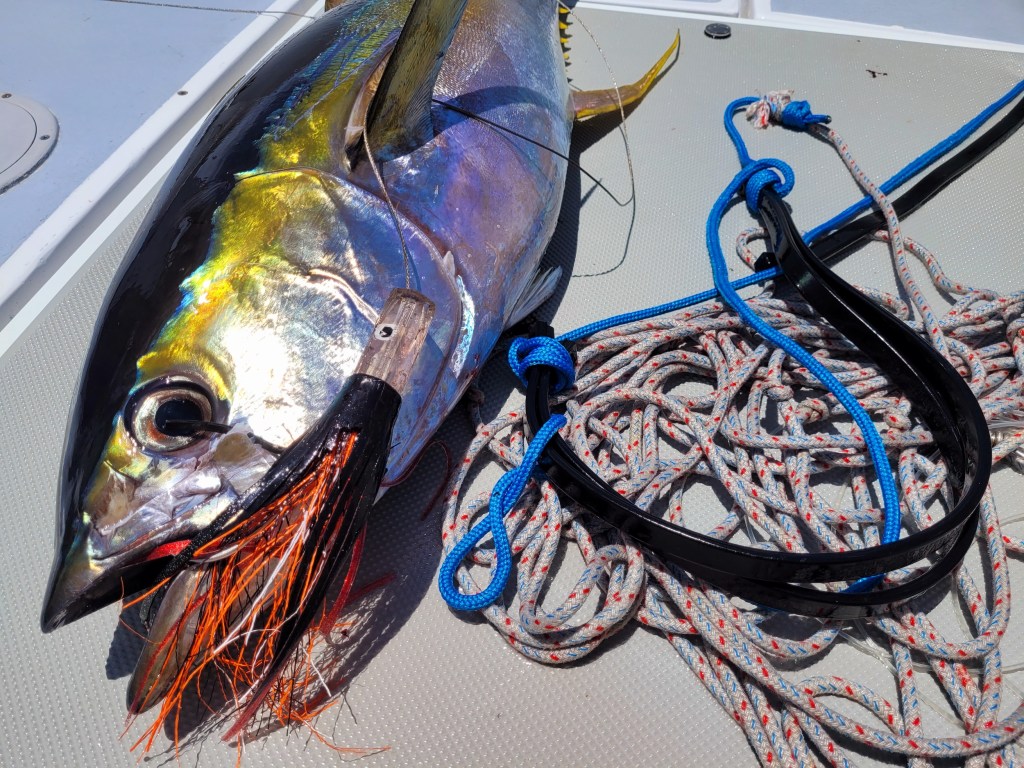 Skirting trick for big game trolling lures - yellowfin tuna - wahoo - marlin  